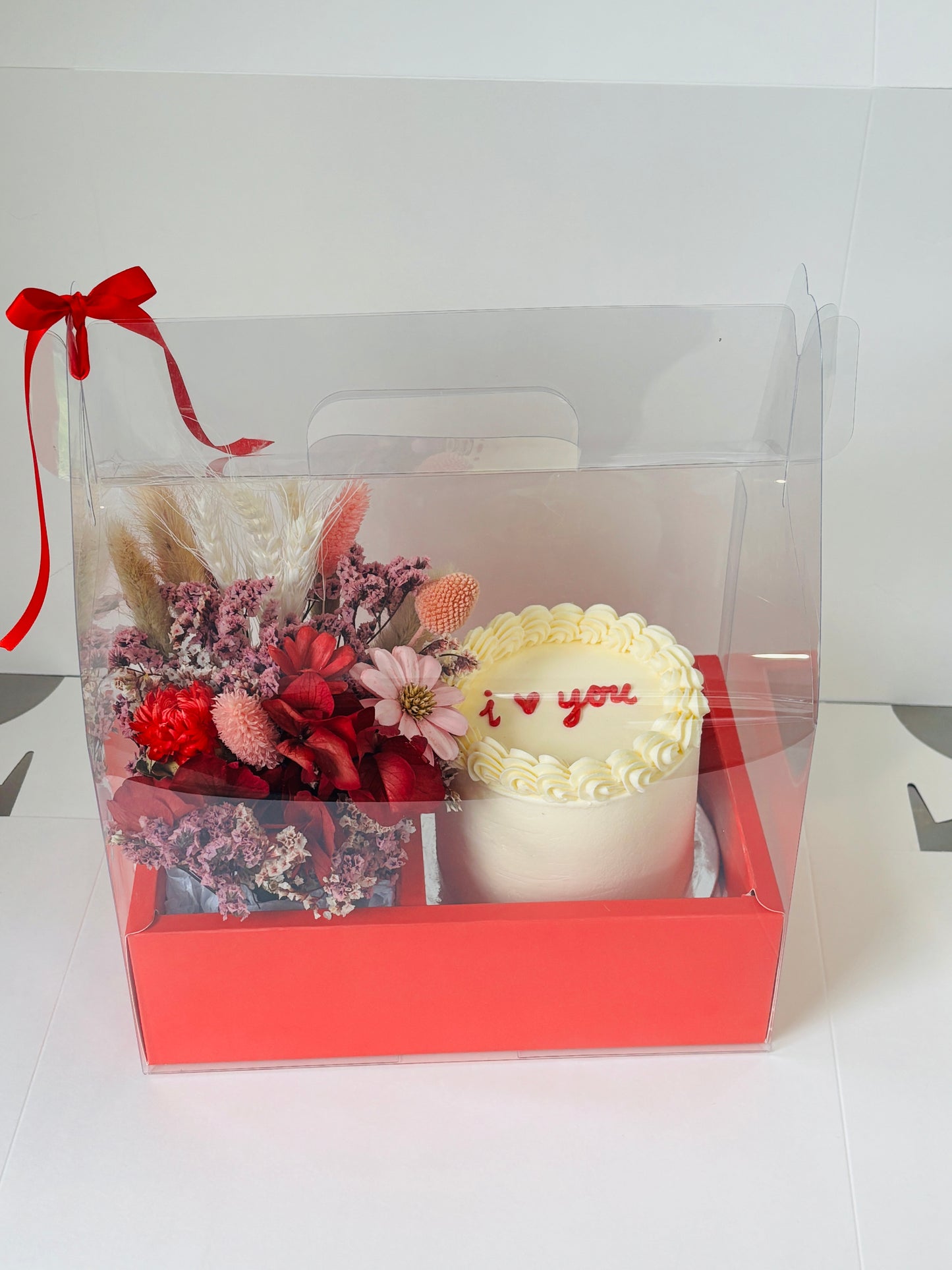 Valentines Mini Cake & Flowers Box